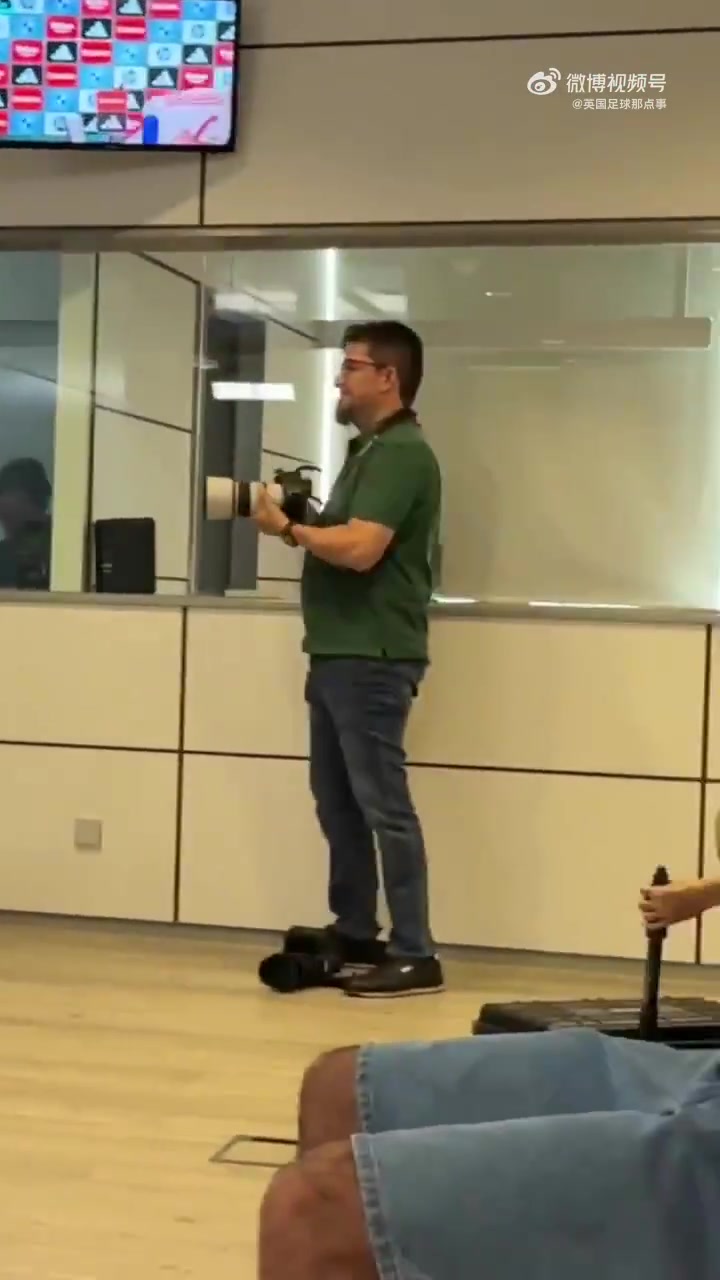 ?穆帅to记者：你人脉挺广啊，要是说我坏话，可得小心点哦